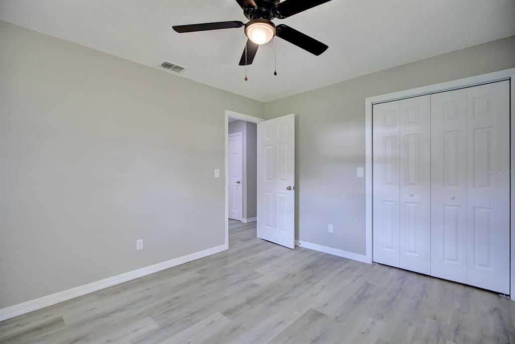 待售: $305,000 (3 贝兹, 2 浴室, 1384 平方英尺)