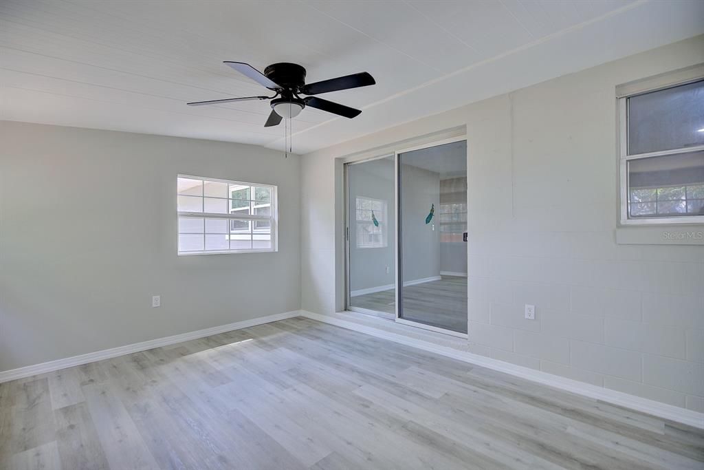 待售: $305,000 (3 贝兹, 2 浴室, 1384 平方英尺)