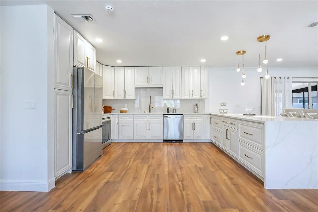 Active With Contract: $598,000 (4 beds, 2 baths, 1914 Square Feet)