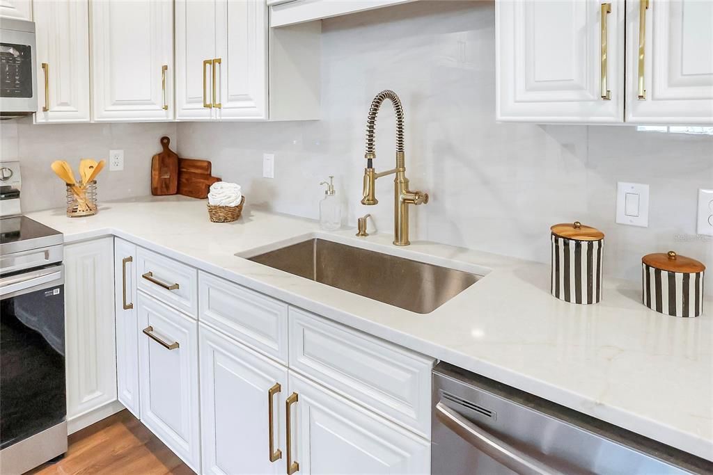 Active With Contract: $598,000 (4 beds, 2 baths, 1914 Square Feet)