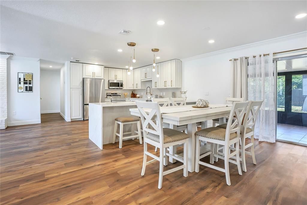 Active With Contract: $598,000 (4 beds, 2 baths, 1914 Square Feet)