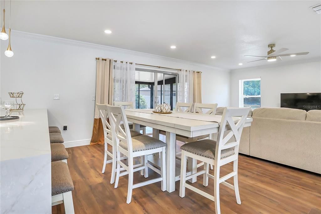 Active With Contract: $598,000 (4 beds, 2 baths, 1914 Square Feet)