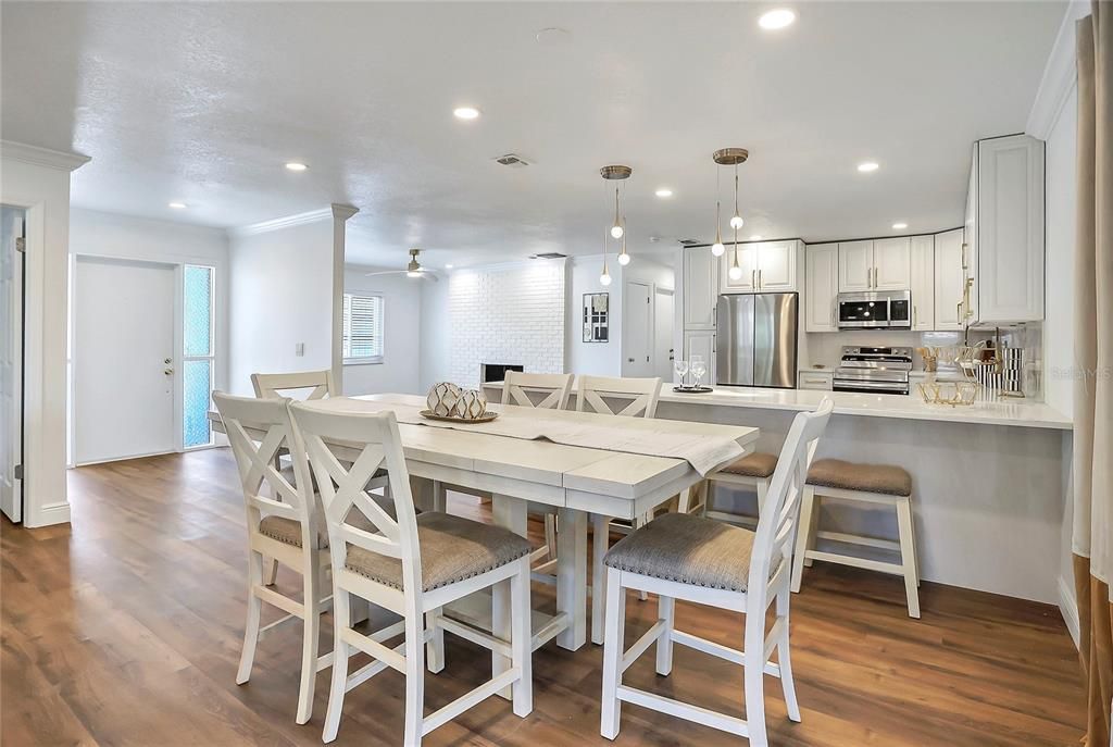 Active With Contract: $598,000 (4 beds, 2 baths, 1914 Square Feet)