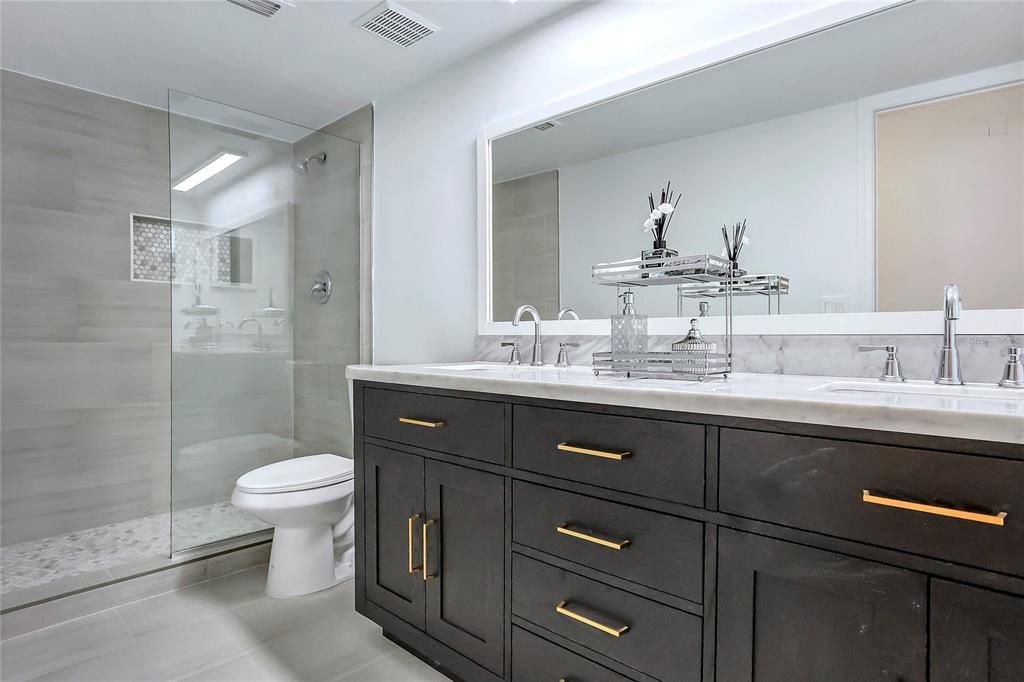 Active With Contract: $598,000 (4 beds, 2 baths, 1914 Square Feet)