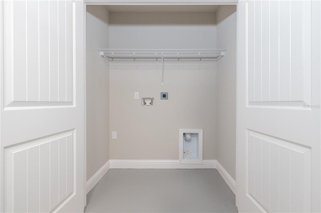 На продажу: $545,000 (6 спален, 0 ванн, 2376 Квадратных фут)