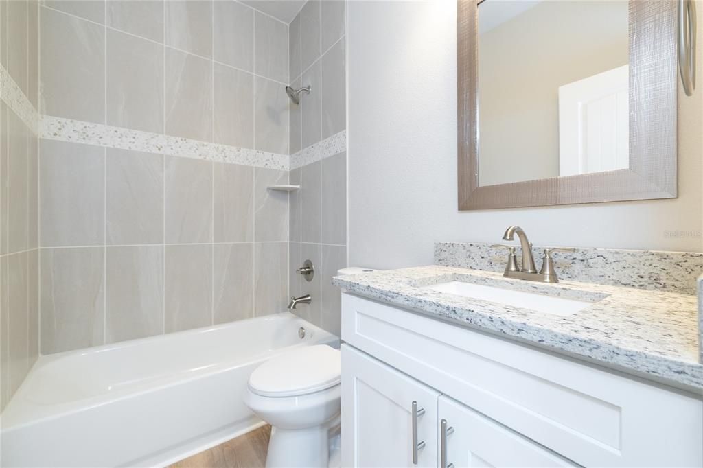 На продажу: $545,000 (6 спален, 0 ванн, 2376 Квадратных фут)