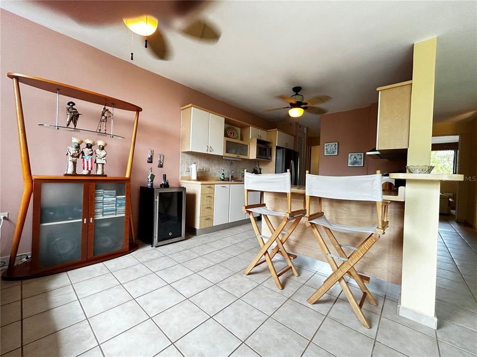 На продажу: $320,000 (3 спален, 2 ванн, 1673 Квадратных фут)