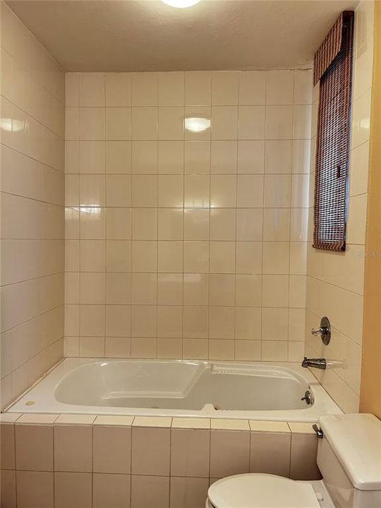 На продажу: $320,000 (3 спален, 2 ванн, 1673 Квадратных фут)