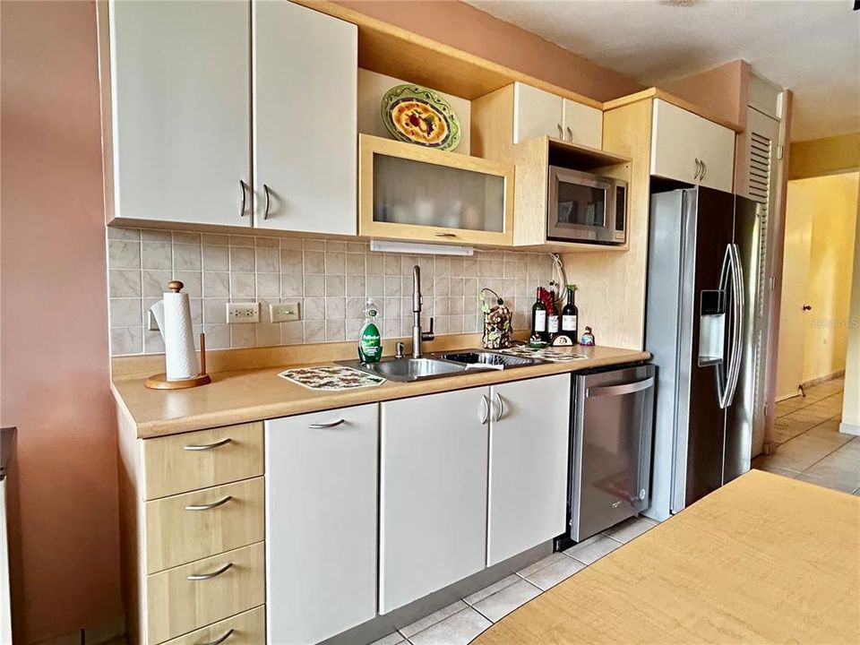 На продажу: $320,000 (3 спален, 2 ванн, 1673 Квадратных фут)