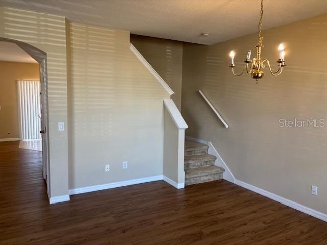 Activo con contrato: $1,650 (3 camas, 2 baños, 1508 Pies cuadrados)