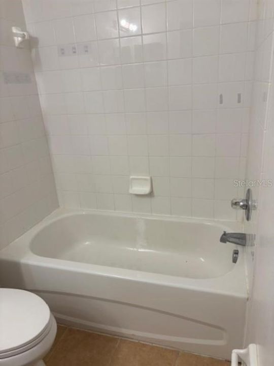 Activo con contrato: $1,650 (3 camas, 2 baños, 1508 Pies cuadrados)
