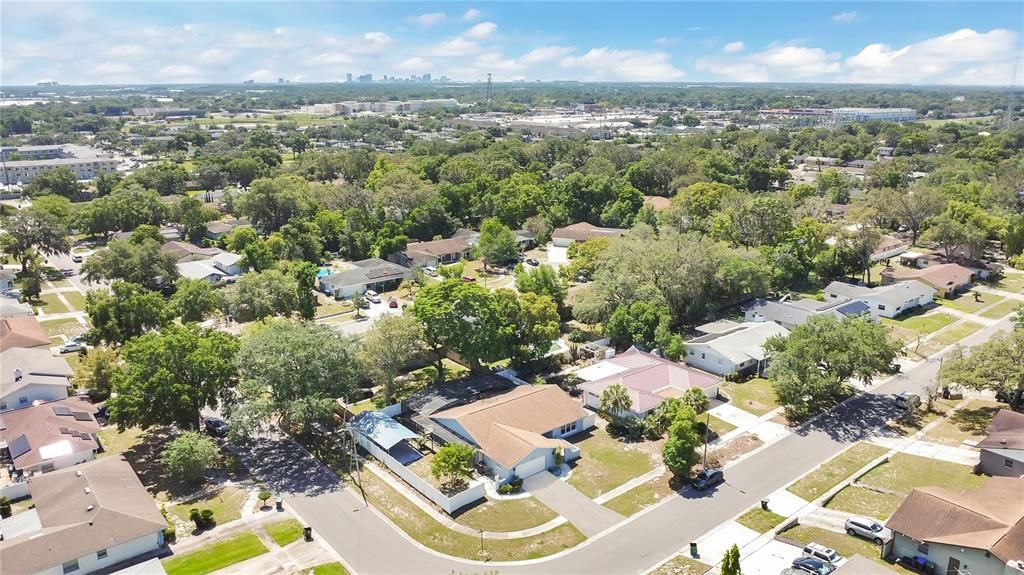 合同活跃: $365,000 (4 贝兹, 2 浴室, 1857 平方英尺)