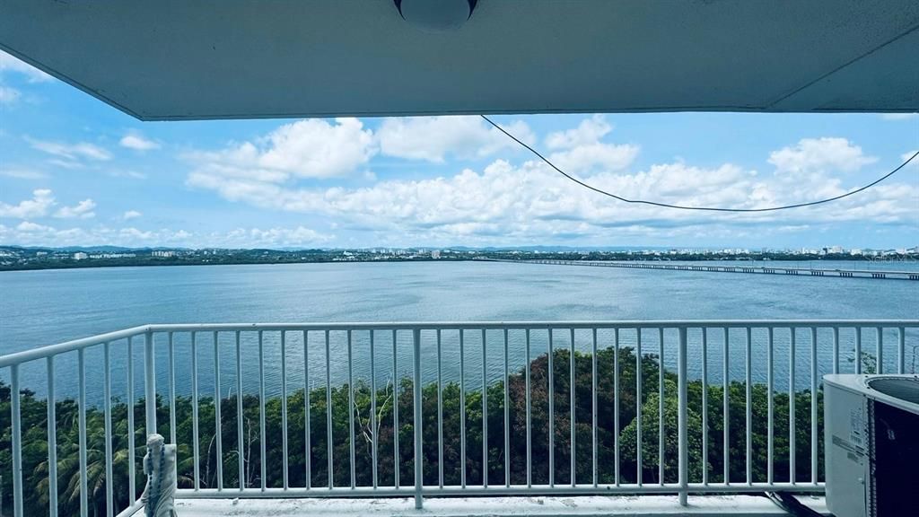 Под контрактом: $350,000 (4 спален, 2 ванн, 2200 Квадратных фут)