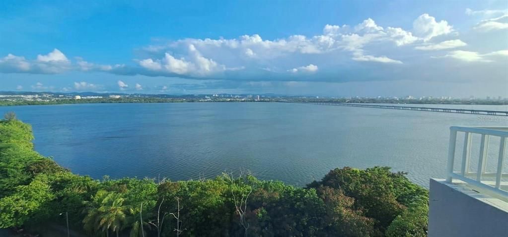 Под контрактом: $350,000 (4 спален, 2 ванн, 2200 Квадратных фут)