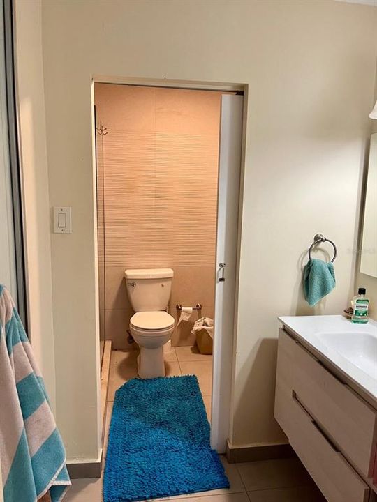 Под контрактом: $350,000 (4 спален, 2 ванн, 2200 Квадратных фут)