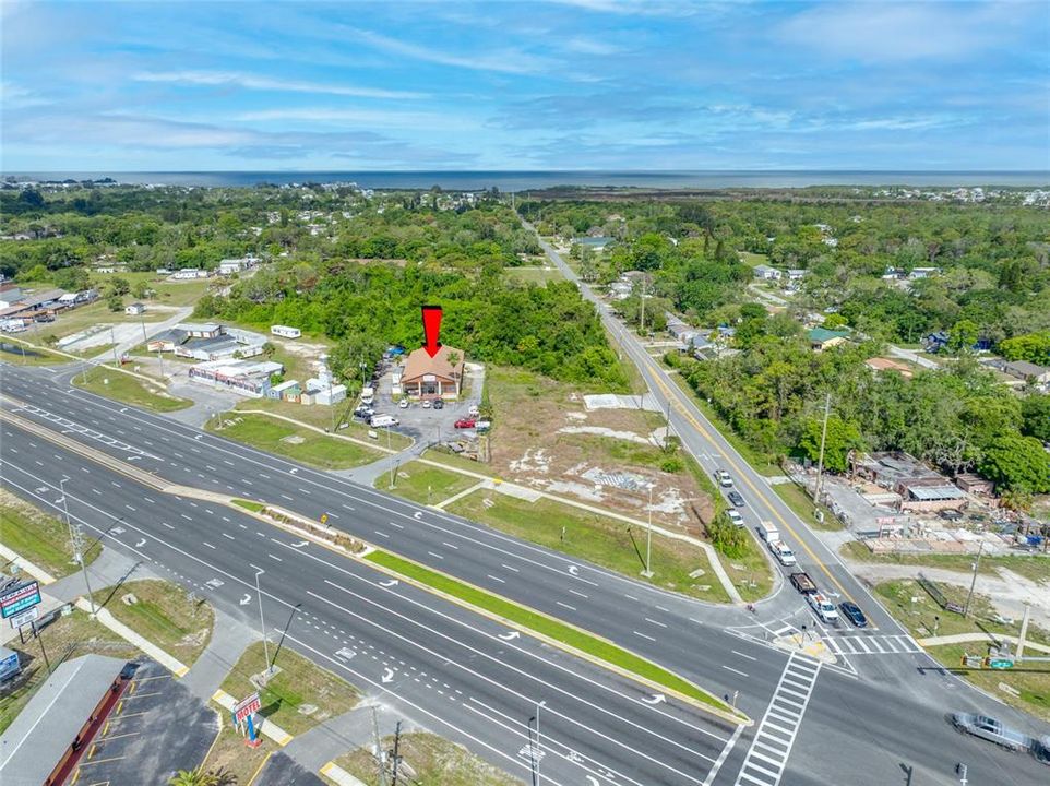 合同活跃: $799,900 (0 贝兹, 0 浴室, 4750 平方英尺)