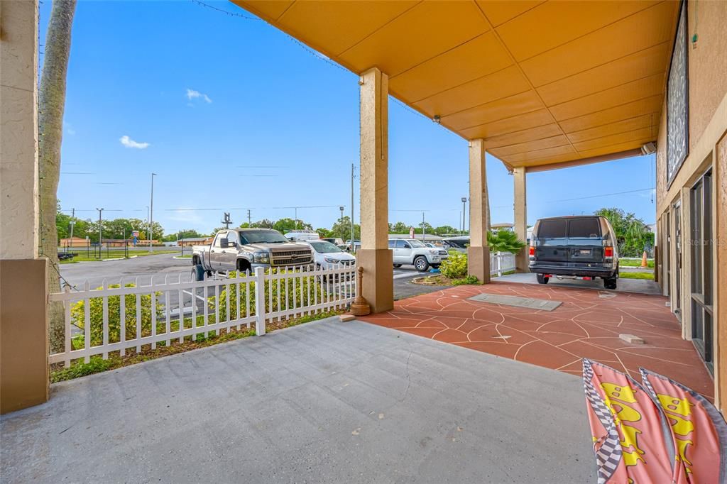 合同活跃: $799,900 (0 贝兹, 0 浴室, 4750 平方英尺)