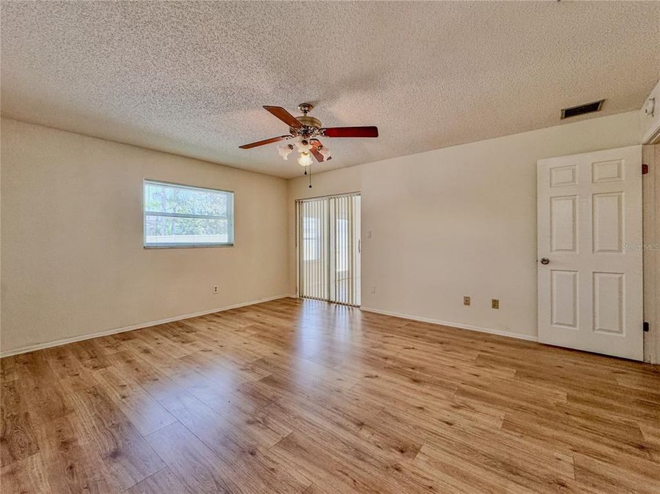 For Sale: $470,000 (4 beds, 2 baths, 2313 Square Feet)