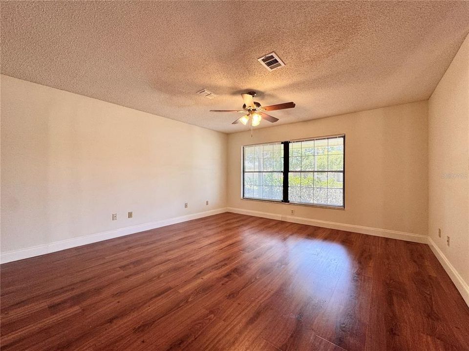 For Sale: $470,000 (4 beds, 2 baths, 2313 Square Feet)