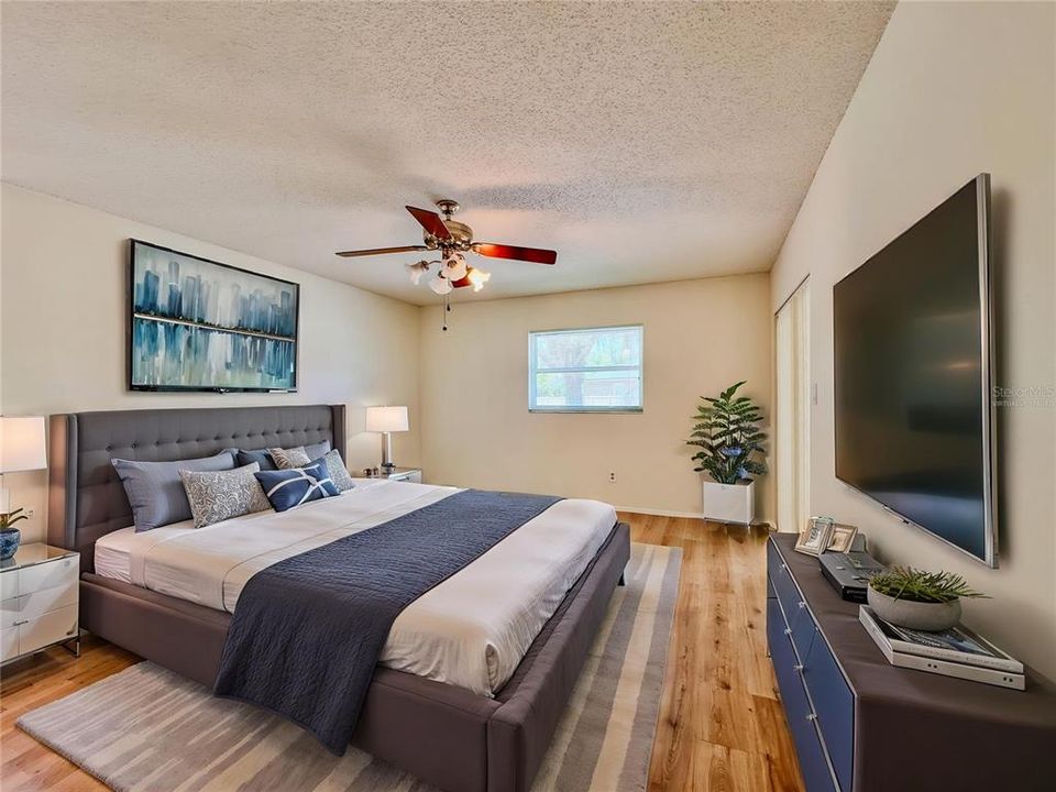 For Sale: $470,000 (4 beds, 2 baths, 2313 Square Feet)