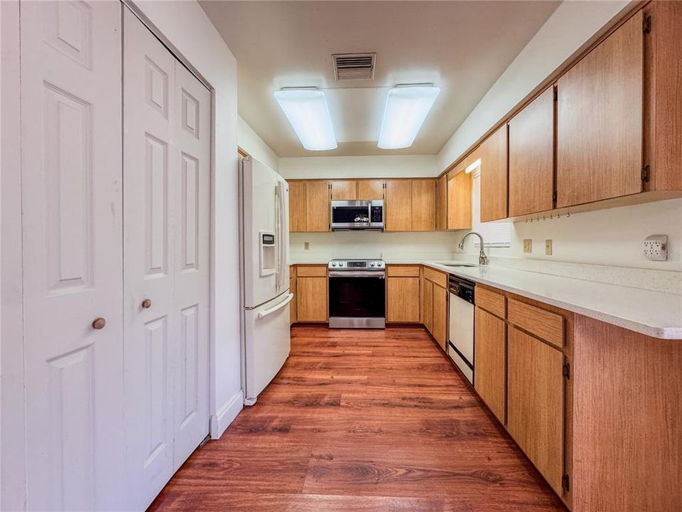 For Sale: $470,000 (4 beds, 2 baths, 2313 Square Feet)