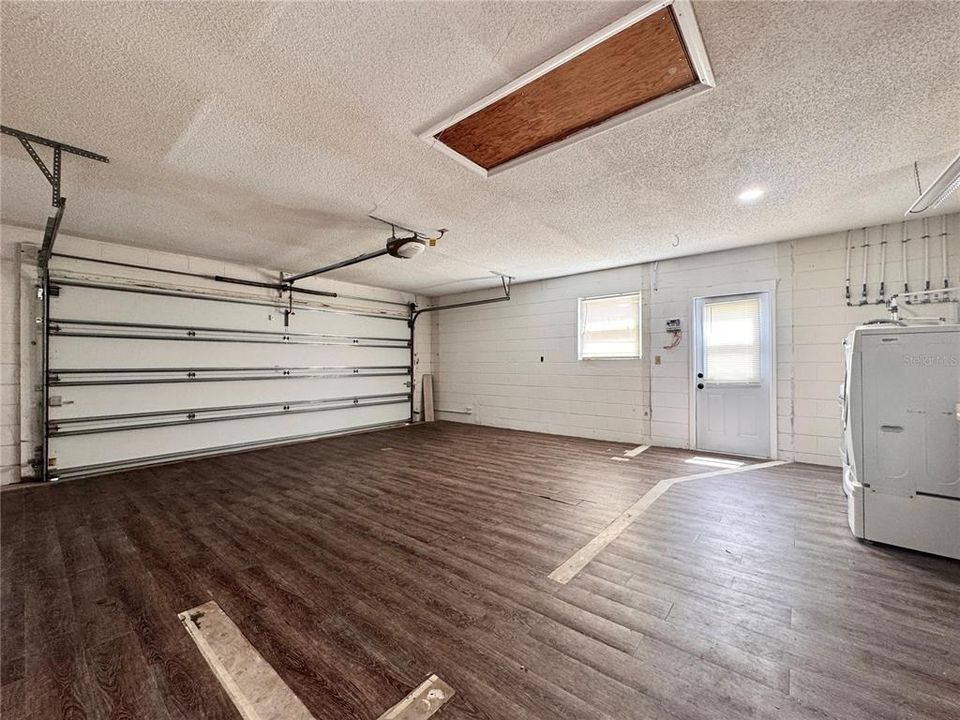 For Sale: $470,000 (4 beds, 2 baths, 2313 Square Feet)