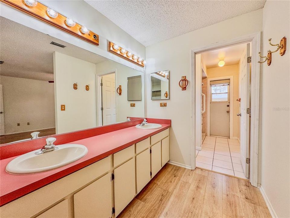 For Sale: $470,000 (4 beds, 2 baths, 2313 Square Feet)