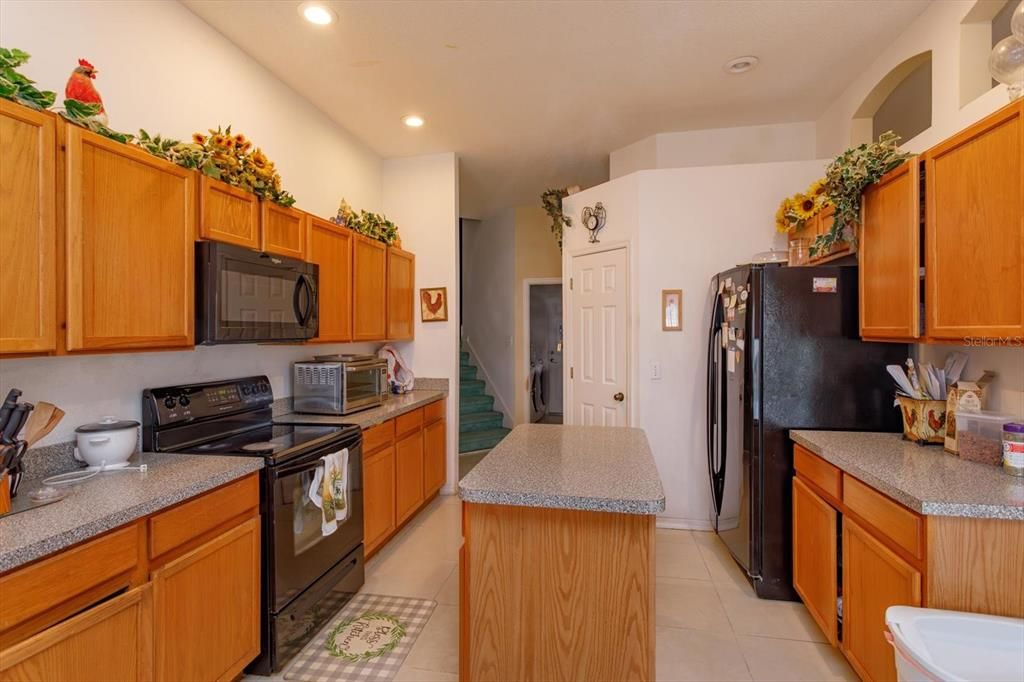 合同活跃: $380,000 (5 贝兹, 4 浴室, 2838 平方英尺)