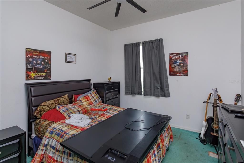 合同活跃: $380,000 (5 贝兹, 4 浴室, 2838 平方英尺)