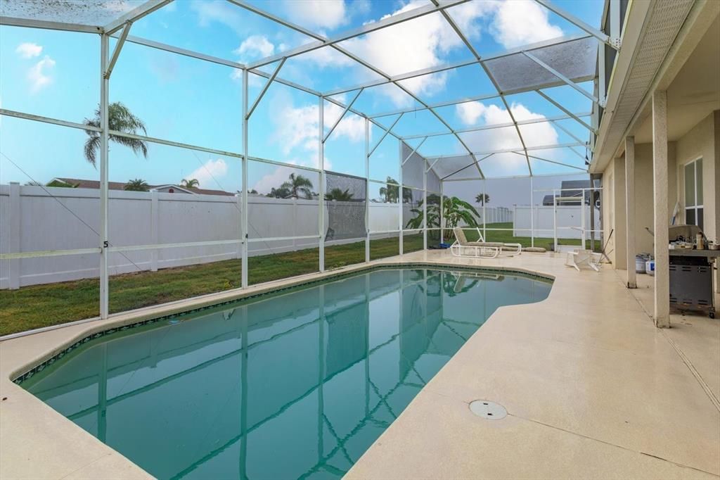 合同活跃: $380,000 (5 贝兹, 4 浴室, 2838 平方英尺)