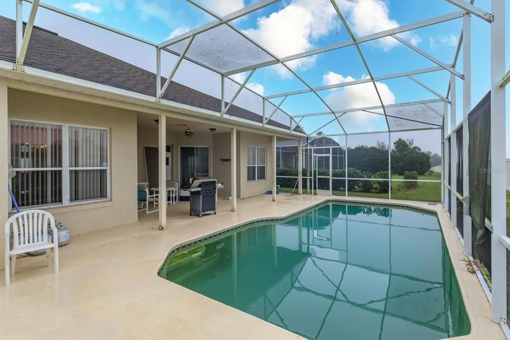 合同活跃: $380,000 (5 贝兹, 4 浴室, 2838 平方英尺)