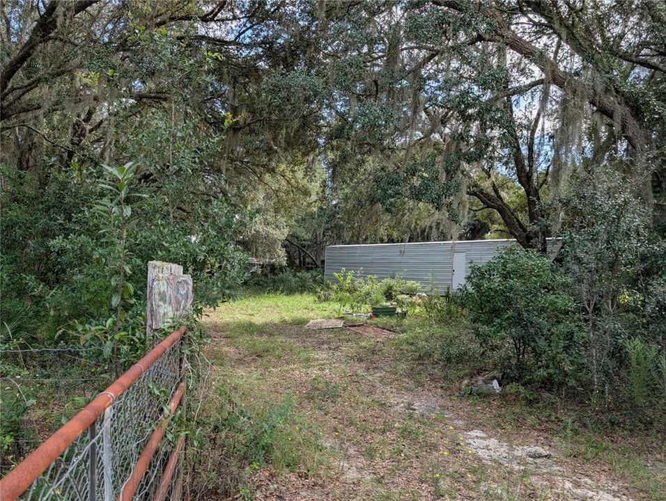 For Sale: $139,000 (5 beds, 3 baths, 2672 Square Feet)