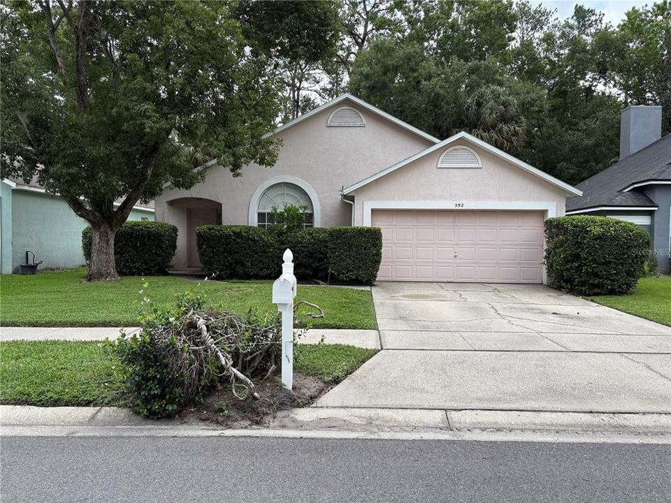 最近售出: $385,000 (4 贝兹, 2 浴室, 1866 平方英尺)