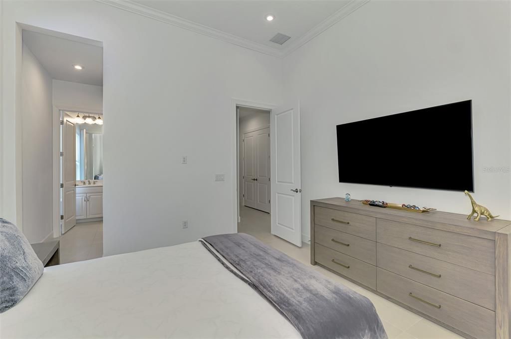 合同活跃: $1,499,000 (3 贝兹, 3 浴室, 3626 平方英尺)