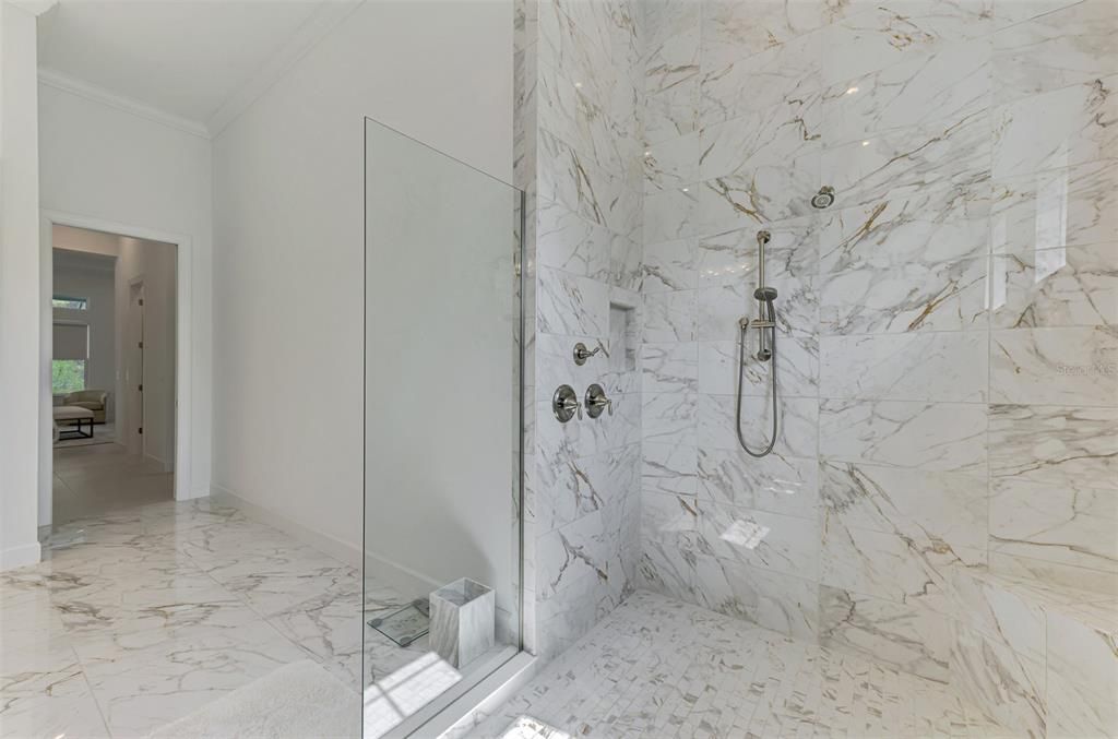 合同活跃: $1,499,000 (3 贝兹, 3 浴室, 3626 平方英尺)