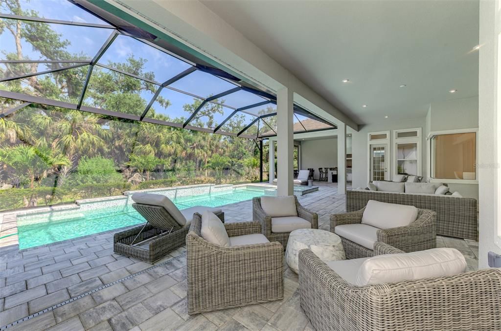 合同活跃: $1,499,000 (3 贝兹, 3 浴室, 3626 平方英尺)