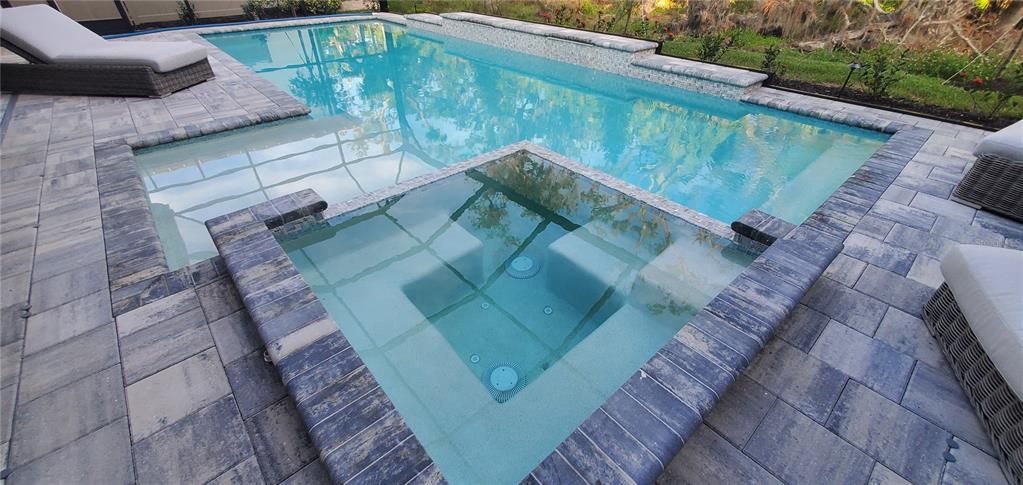 合同活跃: $1,499,000 (3 贝兹, 3 浴室, 3626 平方英尺)