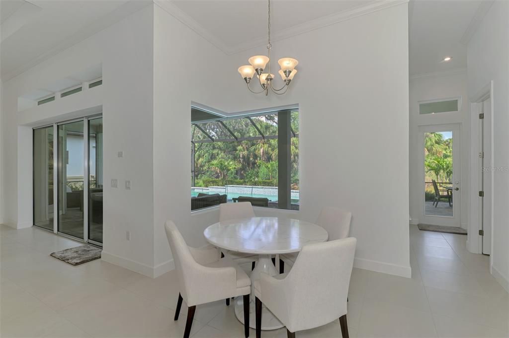 合同活跃: $1,499,000 (3 贝兹, 3 浴室, 3626 平方英尺)