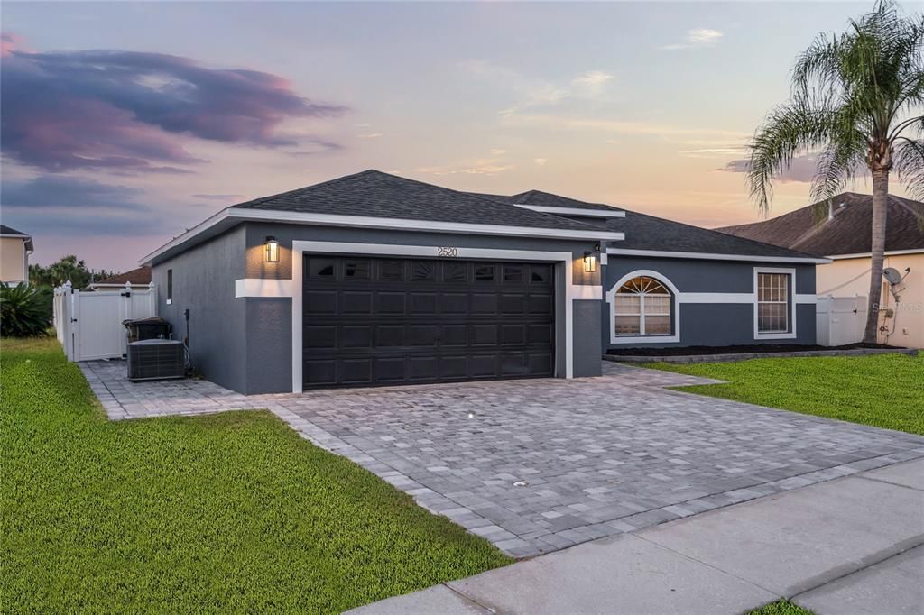 Activo con contrato: $324,900 (3 camas, 2 baños, 1179 Pies cuadrados)