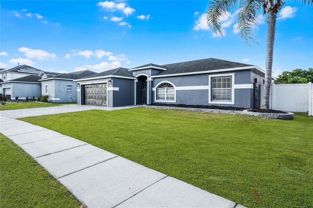 Activo con contrato: $324,900 (3 camas, 2 baños, 1179 Pies cuadrados)