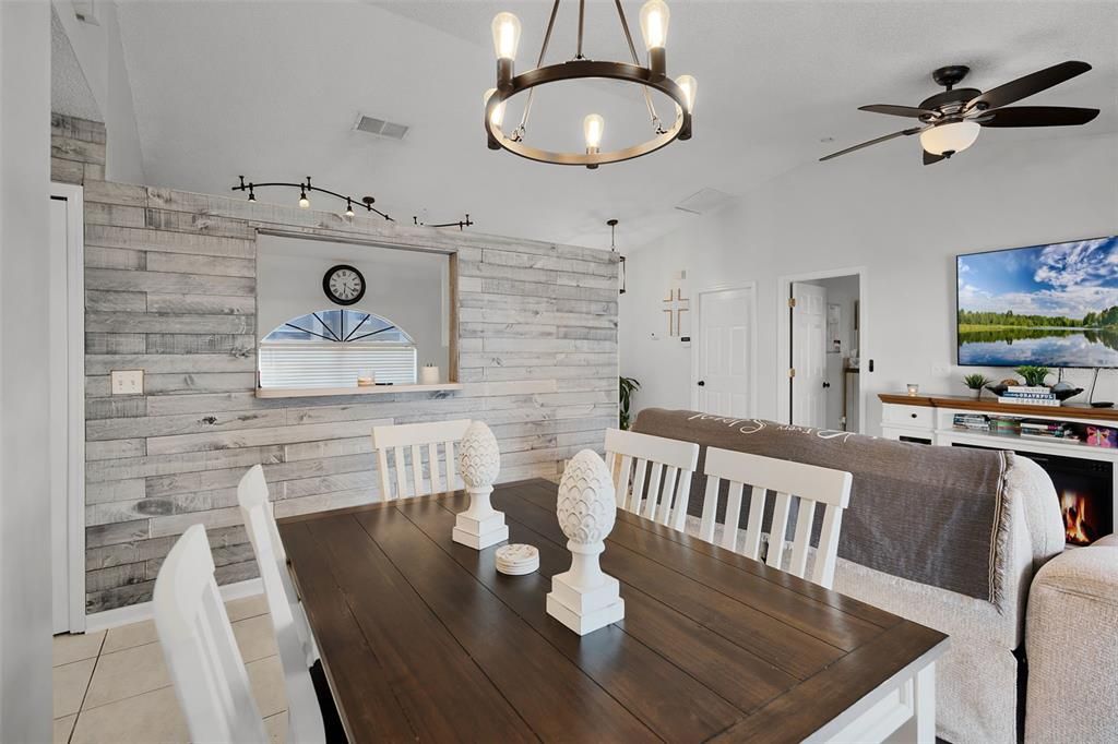 Activo con contrato: $324,900 (3 camas, 2 baños, 1179 Pies cuadrados)