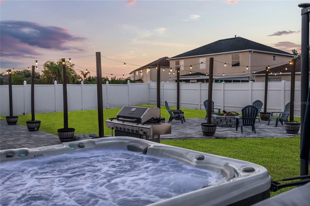 Activo con contrato: $324,900 (3 camas, 2 baños, 1179 Pies cuadrados)