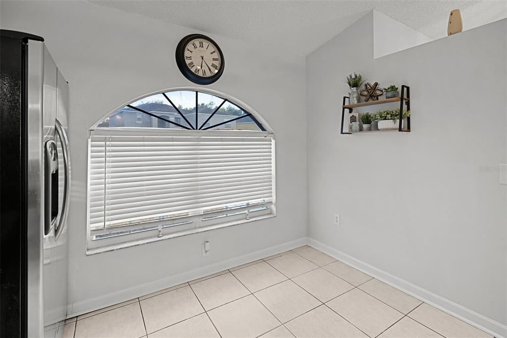 Activo con contrato: $324,900 (3 camas, 2 baños, 1179 Pies cuadrados)