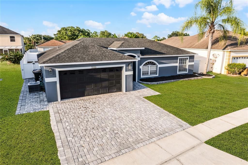 Activo con contrato: $324,900 (3 camas, 2 baños, 1179 Pies cuadrados)