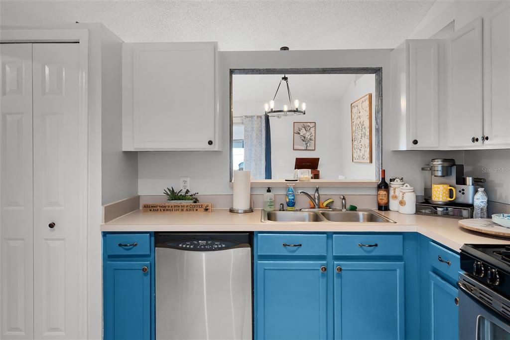 Activo con contrato: $324,900 (3 camas, 2 baños, 1179 Pies cuadrados)