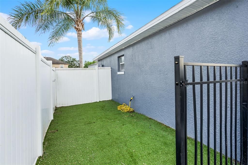 Activo con contrato: $324,900 (3 camas, 2 baños, 1179 Pies cuadrados)