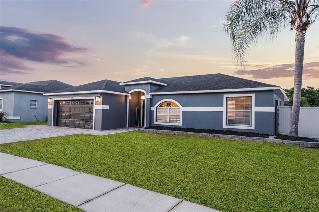 Activo con contrato: $324,900 (3 camas, 2 baños, 1179 Pies cuadrados)