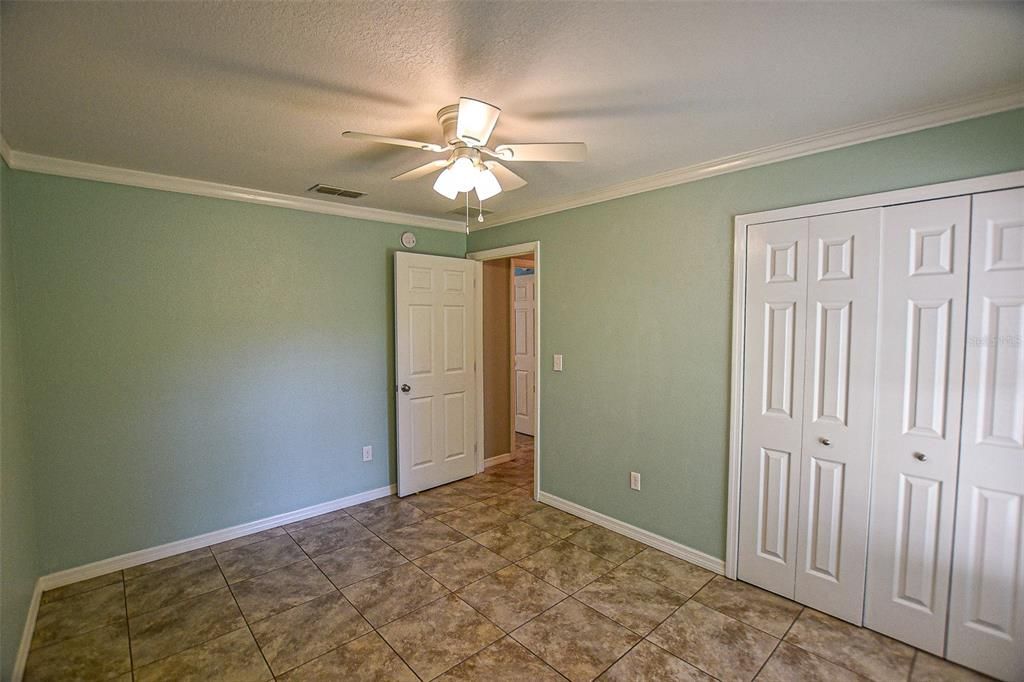 合同活跃: $216,000 (3 贝兹, 2 浴室, 1152 平方英尺)