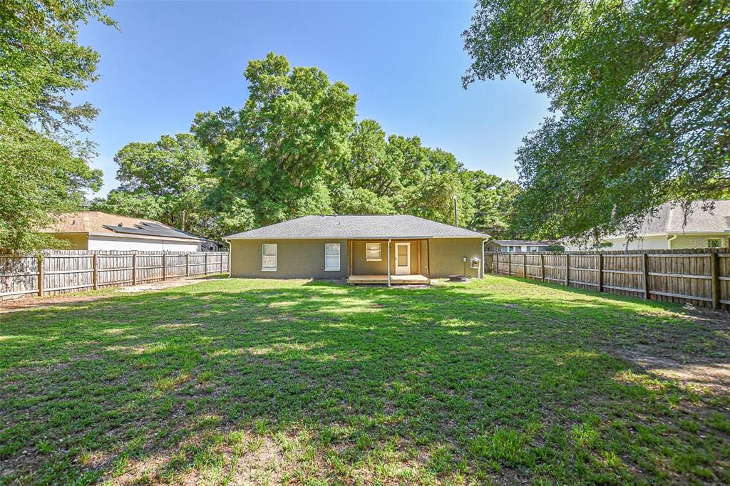 合同活跃: $216,000 (3 贝兹, 2 浴室, 1152 平方英尺)