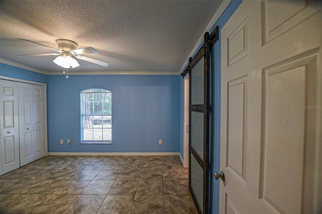 合同活跃: $216,000 (3 贝兹, 2 浴室, 1152 平方英尺)